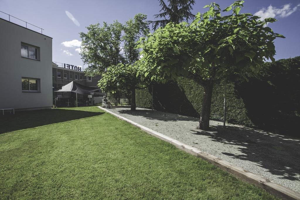 Hôtel Karène Saint-Paul-lès-Romans Exterior foto